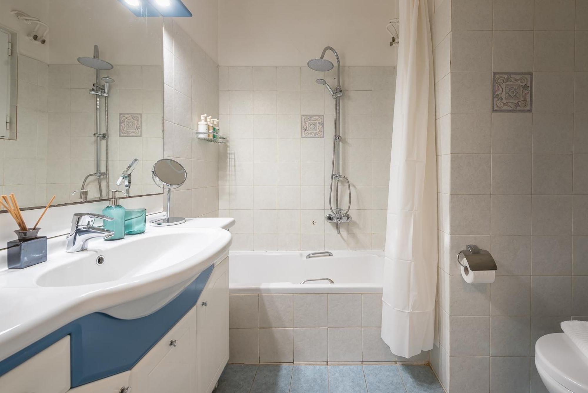 Spacious 2Bds Apt With Acropolis View In Center Atina Dış mekan fotoğraf